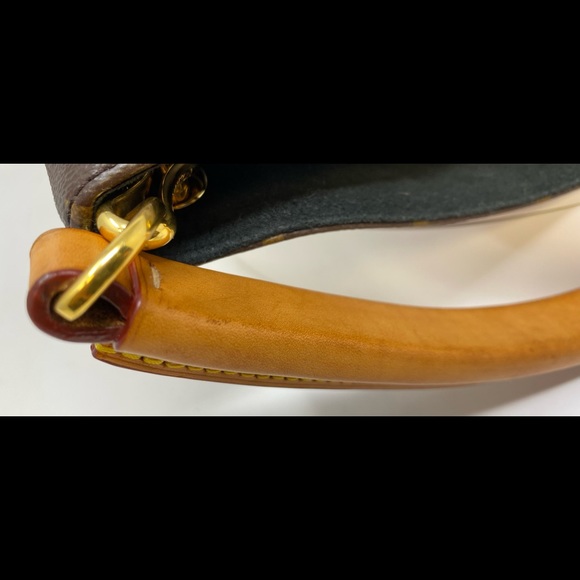 Louis Vuitton Gaia Noir - Picture 12 of 16